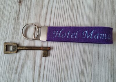 Schlüsselanhänger "Hotel Mama"