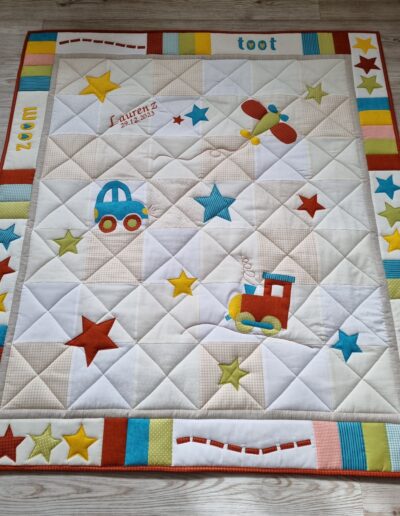 liebevoll genähte Krabbeldecke