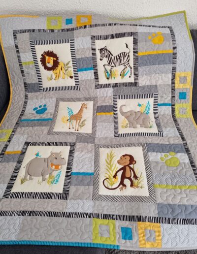 liebevoll genähte Krabbeldecke