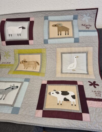 liebevoll genähte Krabbeldecke