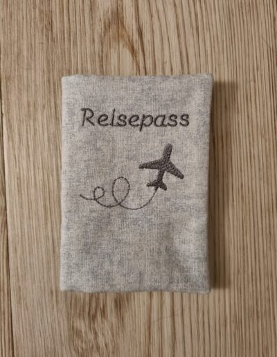 genähte Hülle für Reisepass